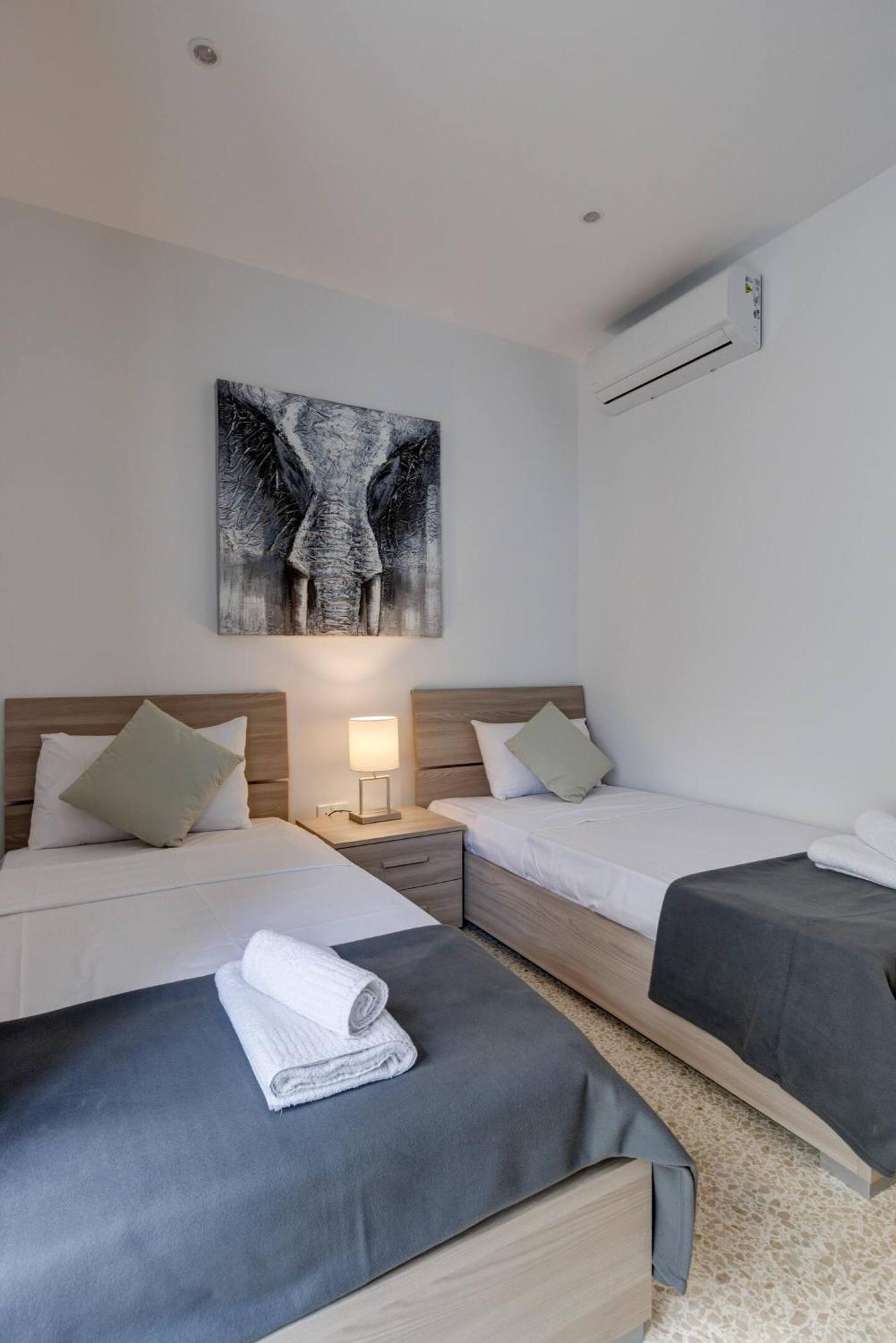 Uptown Mellieha By Homely Exterior photo